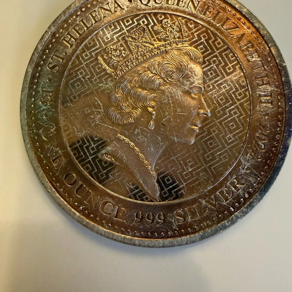Queen Elizabeth II Silver Coin - Picture 4 of 14